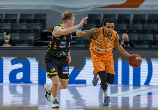 表了一番发 表了一番发